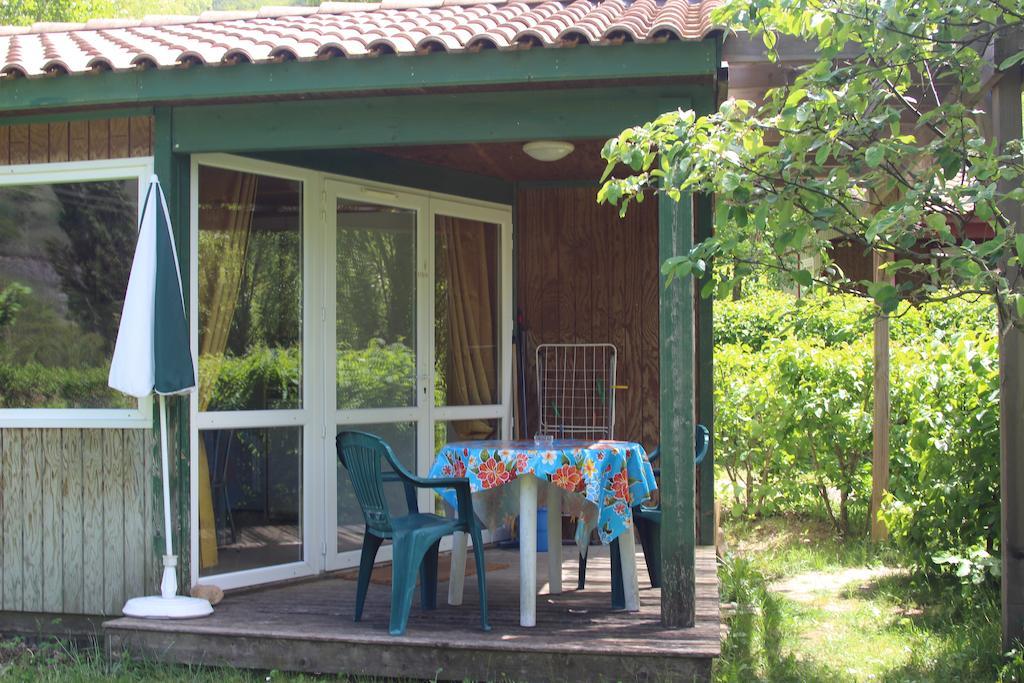 Causses & Vallees Vacances Otel Saint-Georges-de-Luzençon Oda fotoğraf